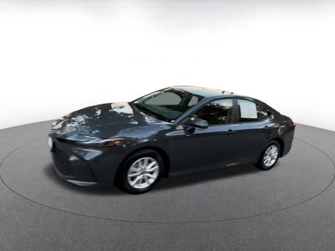 Used 2025 Toyota Camry LE image 8