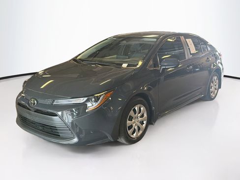 Used 2026 Toyota Corolla LE FWD image 3