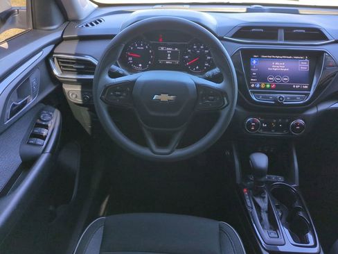 Used 2021 Chevrolet TrailBlazer LT w/ Convenience Package image 16