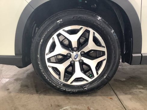 Used 2023 Subaru Forester Premium AWD/4WD image 25