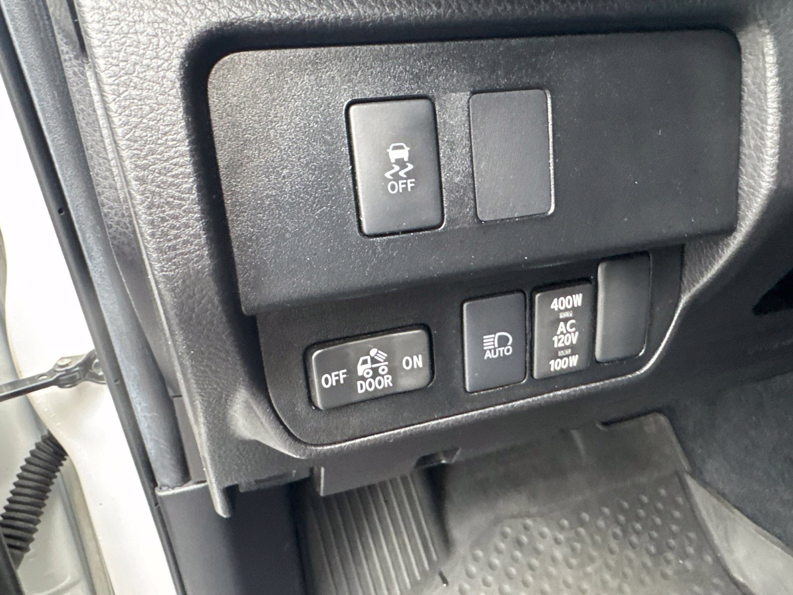 Used 2022 Toyota Tacoma TRD Off-Road AWD/4WD image 17