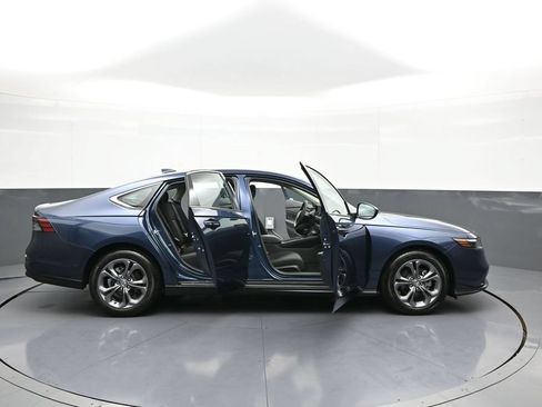Used 2023 Honda Accord EX image 41