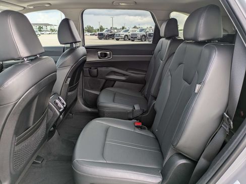Certified 2025 Kia Sorento X-Line EX AWD/4WD image 16