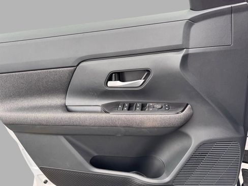 Certified 2025 Nissan Kicks SV w/ Illumination Package image 17