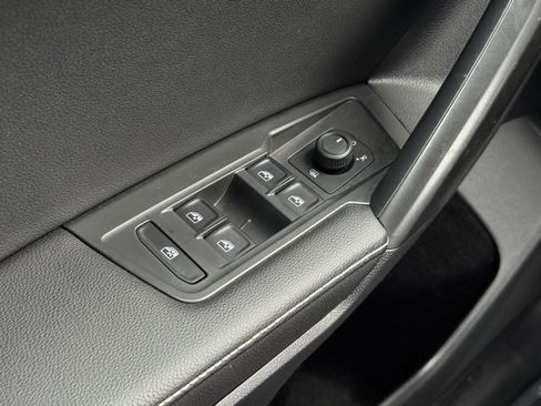 Used 2022 Volkswagen Tiguan S image 29