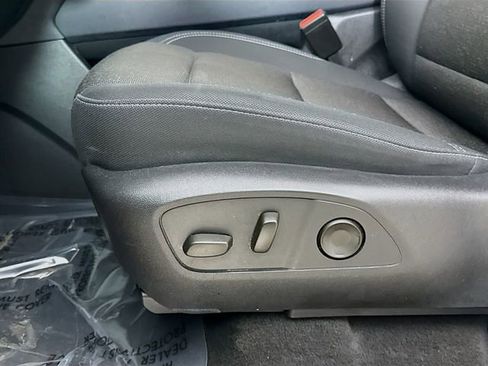 Used 2024 Chevrolet Traverse LT FWD image 21