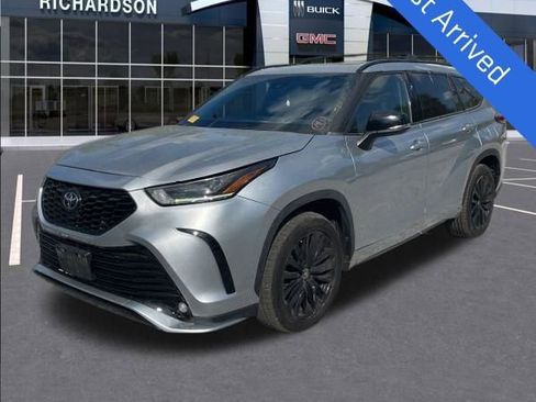Used 2023 Toyota Highlander XSE image 1