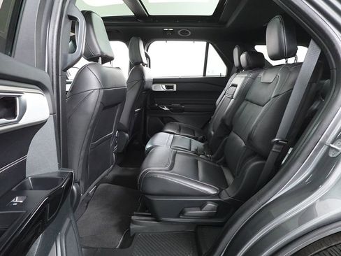 Used 2024 Ford Explorer ST w/ Technology Package image 16