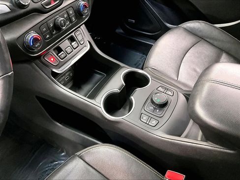 Used 2021 GMC Terrain SLT w/ Infotainment Package II image 19