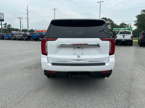 Used 2022 GMC Yukon XL Denali AWD/4WD image 5