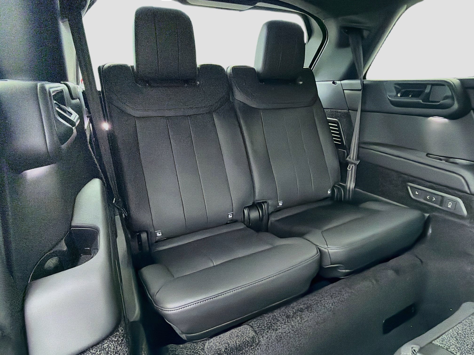 New 2026 Land Rover Range Rover Long Wheelbase SE AWD/4WD image 22