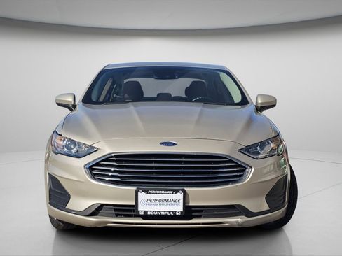 Used 2019 Ford Fusion SE image 3