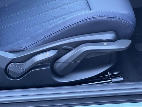 Used 2025 MINI Cooper 2-Door Hardtop image 24