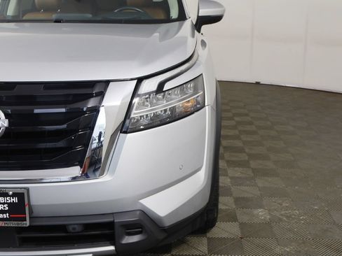 Used 2024 Nissan Pathfinder Platinum w/ Cargo Package AWD/4WD image 19