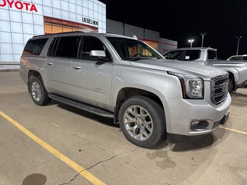 Used 2017 GMC Yukon XL SLT image 13