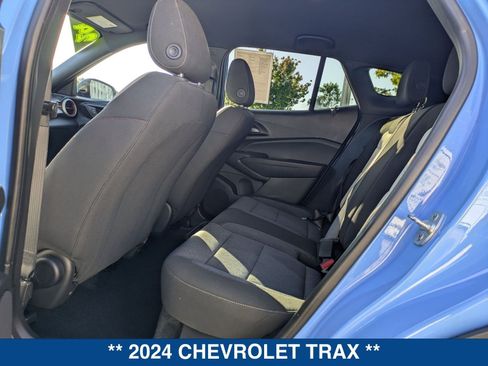 Used 2024 Chevrolet Trax RS w/ Driver Confidence Package image 21