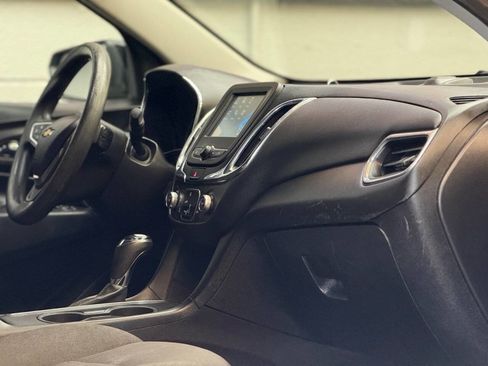 Used 2018 Chevrolet Equinox LT image 4