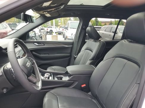New 2026 Jeep Grand Cherokee Limited AWD/4WD image 18