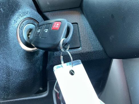 Used 2015 Toyota RAV4 XLE image 30