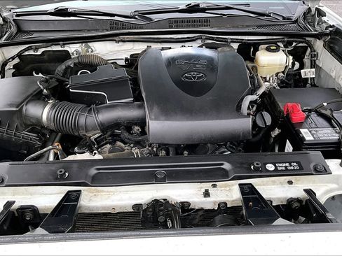 Used 2019 Toyota Tacoma TRD Off-Road image 9