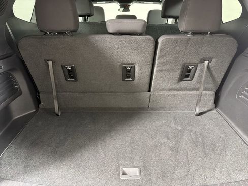 New 2025 GMC Acadia Elevation image 17