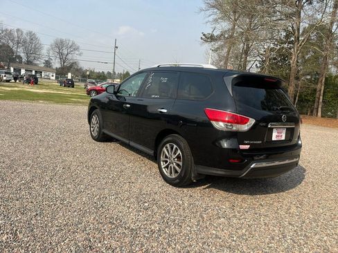Used 2015 Nissan Pathfinder SV w/ Cargo Package image 8