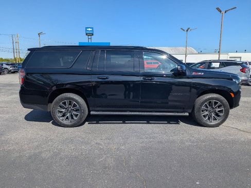 Used 2021 Chevrolet Suburban Z71 w/ Z71 Signature Package AWD/4WD image 8
