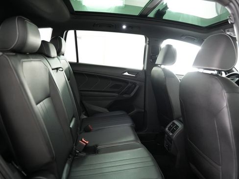 Used 2023 Volkswagen Tiguan SE R-Line FWD image 39