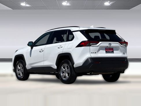 Used 2025 Toyota RAV4 XLE AWD/4WD image 3