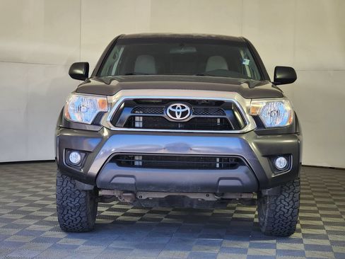 Used 2015 Toyota Tacoma 4x4 Double Cab w/ TRD Off-Road Package image 2