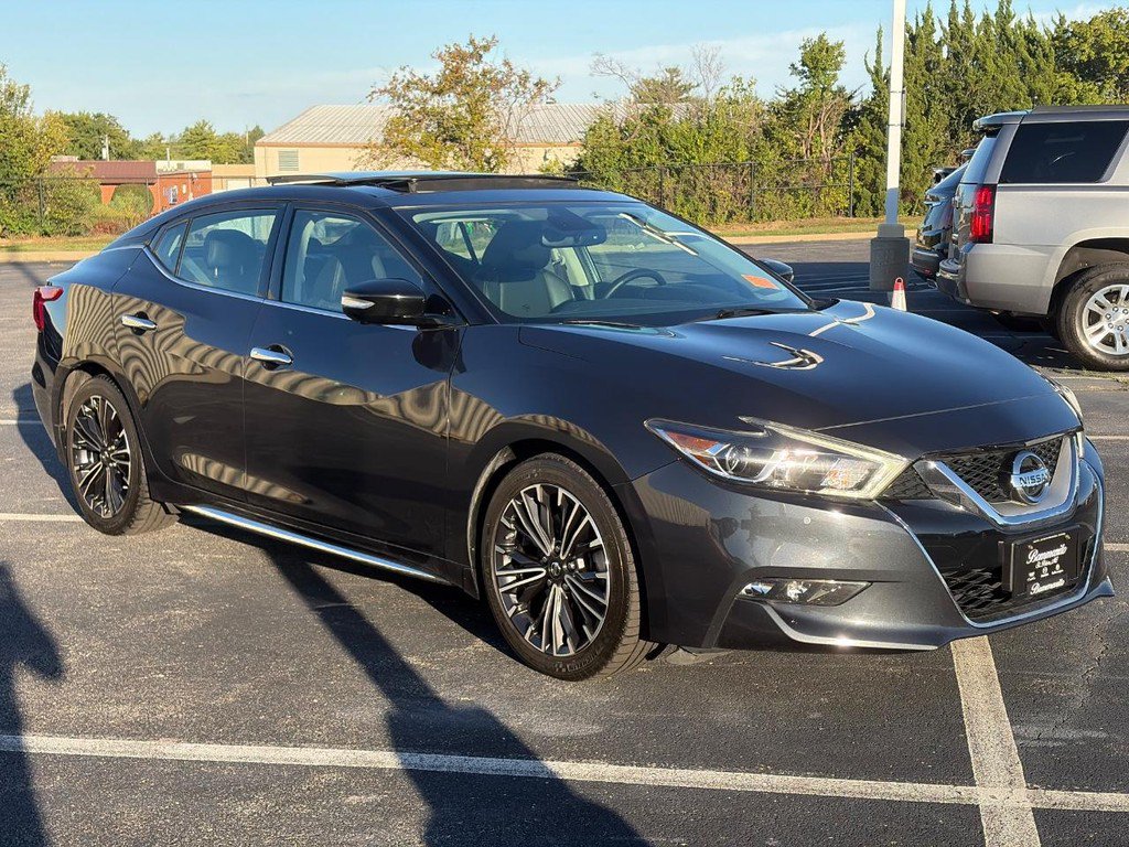 Used 2016 Nissan Maxima Platinum w/ Interior Lighting Package FWD image 3