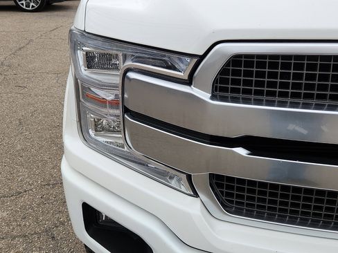 Used 2020 Ford F150 Platinum w/ Equipment Group 701A Luxury AWD/4WD image 9