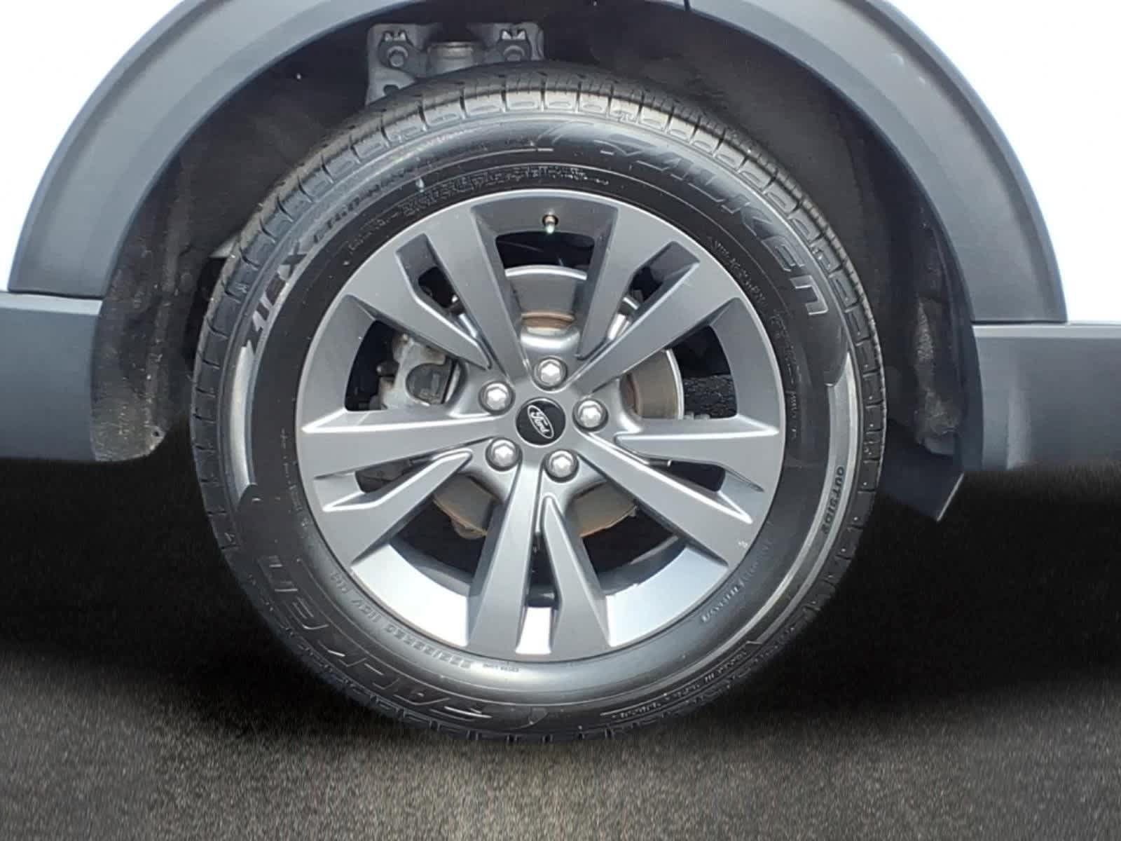 Used 2021 Ford Explorer XLT w/ Equipment Group 202A AWD/4WD image 3
