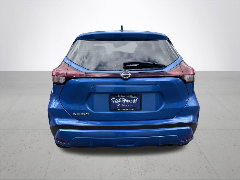 Used 2022 Nissan Kicks S FWD image 7