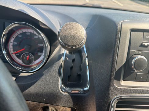 Used 2011 Dodge Grand Caravan Mainstreet w/ PWR Convenience Group FWD image 18