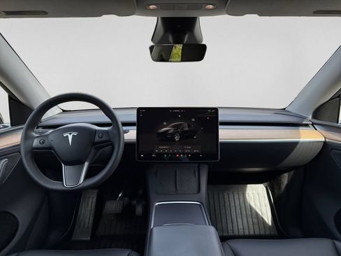 Used 2024 Tesla Model Y Long Range AWD/4WD image 15