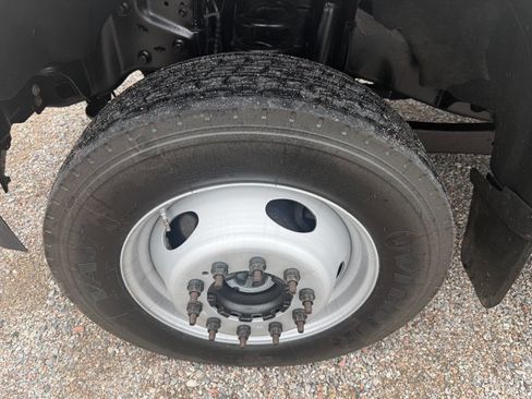 Used 2017 Ford F450 XL w/ Power Equipment Group AWD/4WD image 9