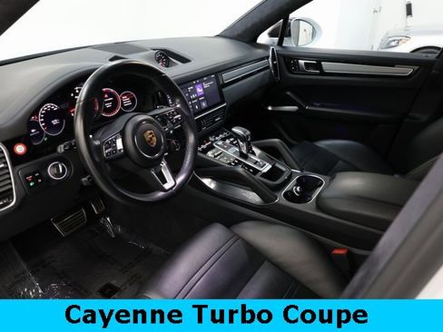 Used 2020 Porsche Cayenne Turbo image 9