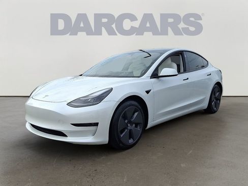 Used 2021 Tesla Model 3 Standard Range Plus image 3