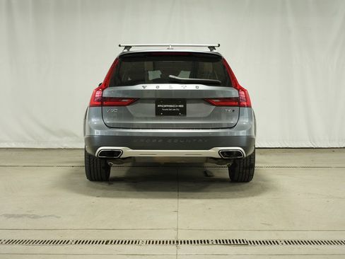 Used 2020 Volvo V90 T6 Cross Country w/ Protection Package Premier image 4