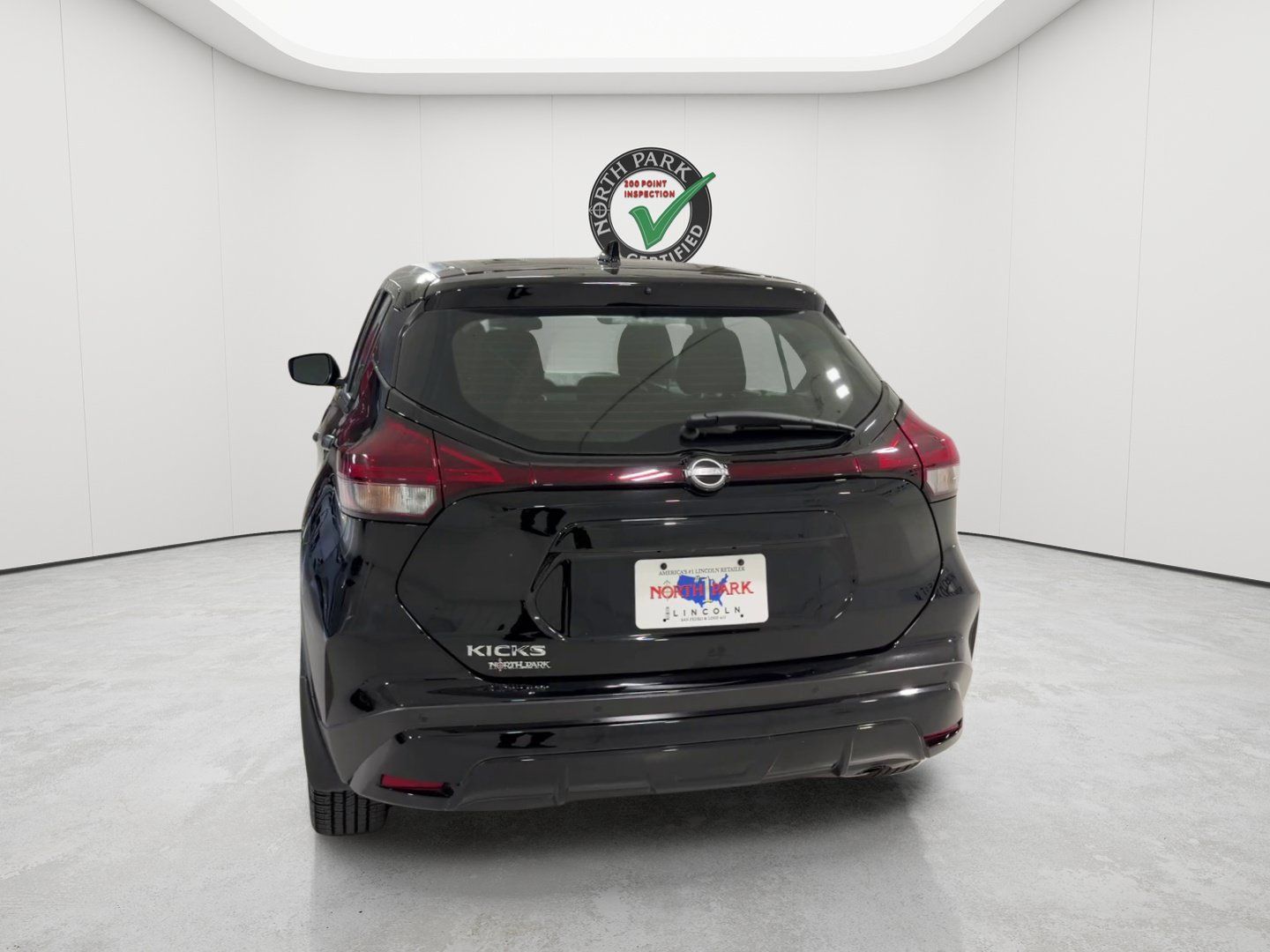 Used 2024 Nissan Kicks S FWD image 4