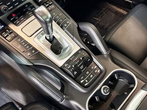 Used 2018 Porsche Cayenne GTS image 19