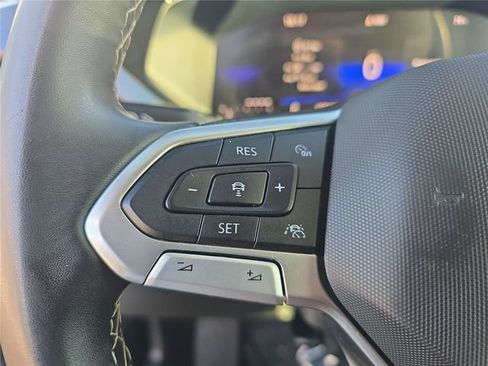Used 2023 Volkswagen Taos SE w/ Panoramic Sunroof Package FWD image 21