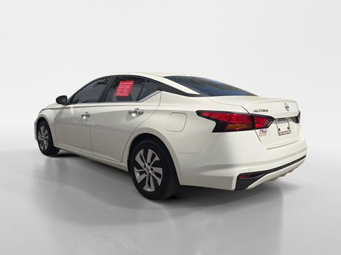 Used 2025 Nissan Altima 2.5 S image 3