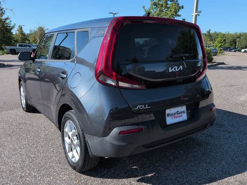 Used 2022 Kia Soul LX w/ Technology Package FWD image 4