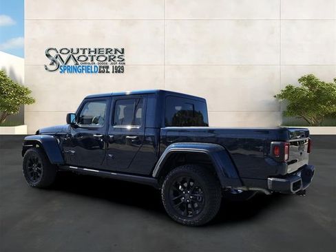 Used 2025 Jeep Gladiator Sport AWD/4WD image 3