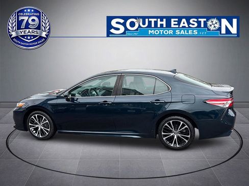 Used 2019 Toyota Camry SE w/ Carpet Mat Package FWD image 8