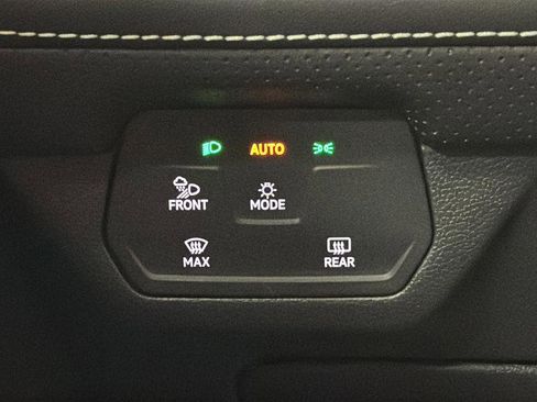 Used 2024 Volkswagen Atlas SEL AWD/4WD image 33