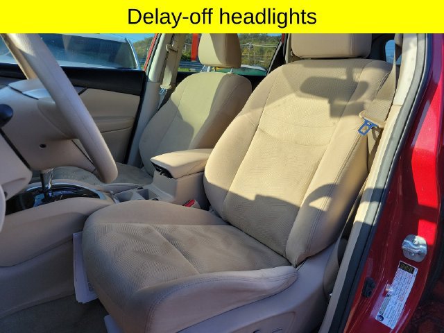 Used 2014 Nissan Rogue SV w/ SV Moonroof Package AWD/4WD image 24