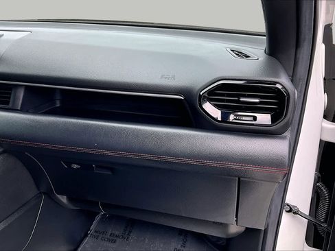 Used 2025 Honda Pilot Black Edition image 19